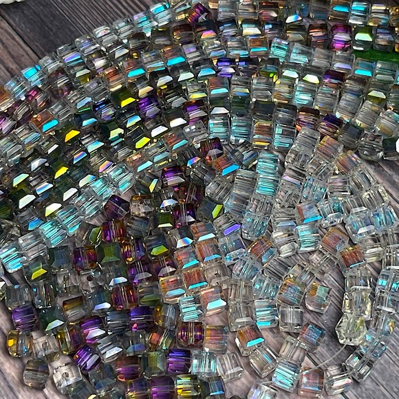 100 Austrian Crystals Cube Beads AB Clear & Purple Green Colored DIY Mixed Lot - Picture 15 of 17